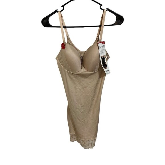 Red Hot Spanx Women's Large Lace Cropped Full Slip Soft Nude NWT - Picture 1 of 7